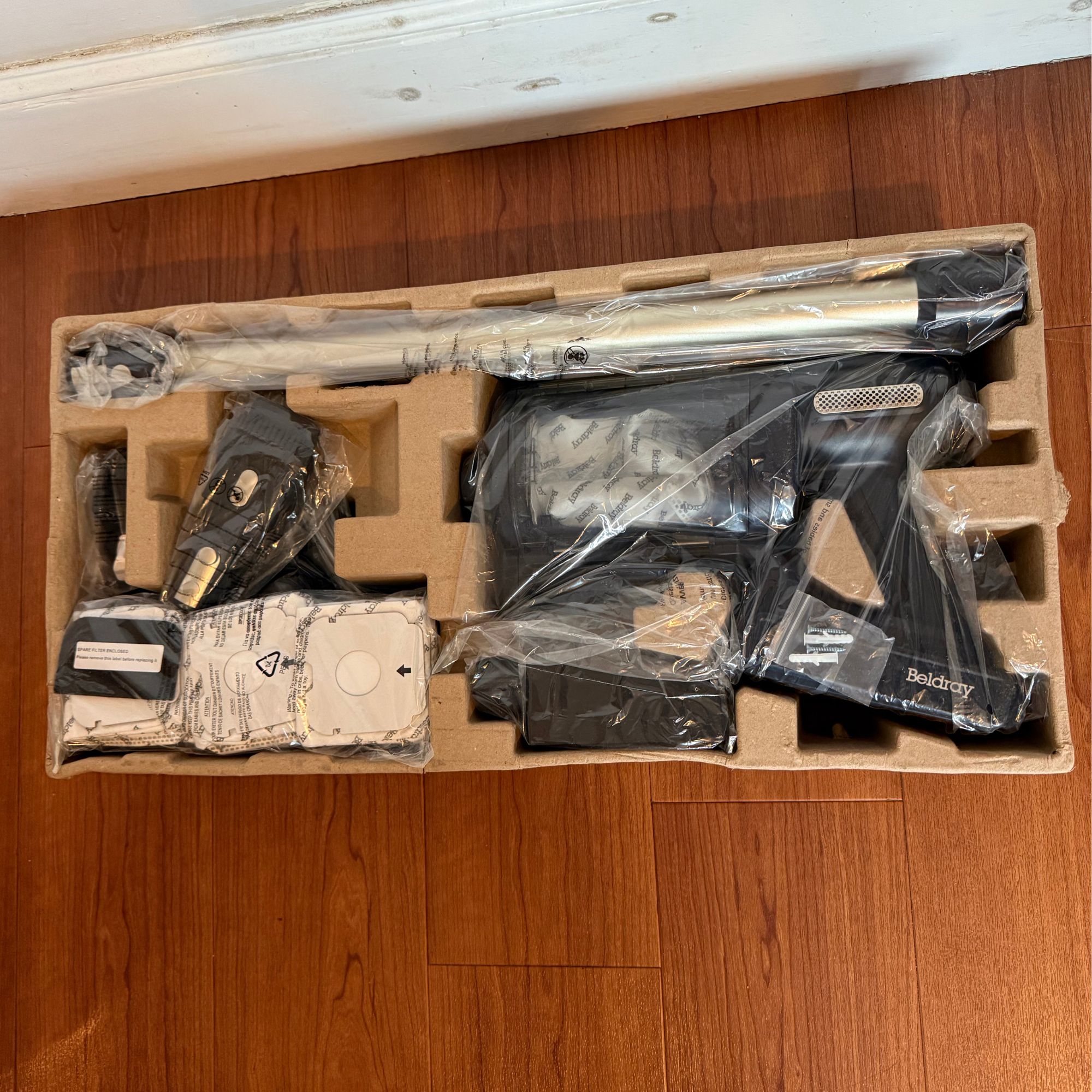 Beldray Airgo components in the box