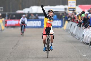 Sanne Cant celebrates her victory