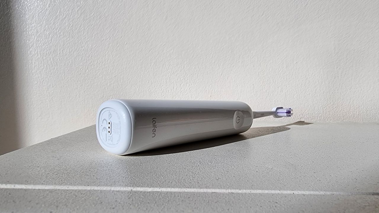 Laifen Wave electric toothbrush