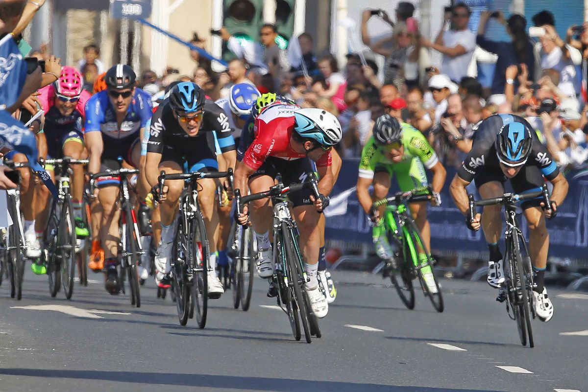 Mark Cavendish has the gap and will win the final stage of the Dubai Tour.