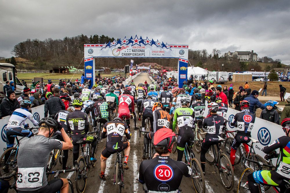 The elite men line up for the start