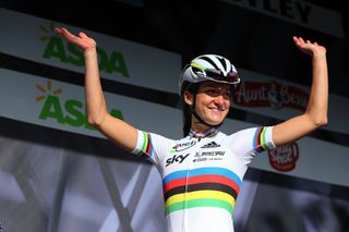 Lizzie Armitstead in her one-off Team GB rainbow jersey
