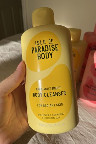 Isle of Paradise Brilliantly Bright Body Cleanser