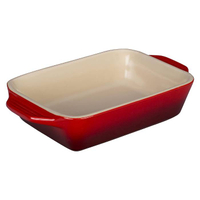 Le Creuset Stoneware Shallow Rectangular Dish 18cm - View at Amazon