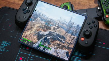 Fallout 4 on Samsung Galaxy Z Fold 7 via GameSir GameHub (Winlator)