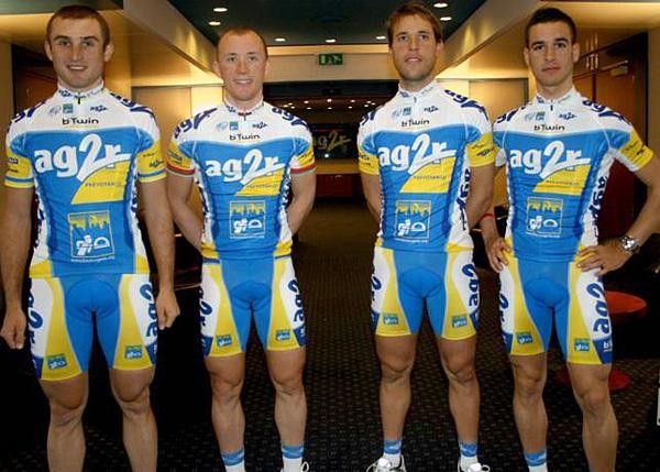 Yuri Krivtsov, Alexandre Usov, Jean-Patrick Nazon and Lloyd Mondory in the AG2R's home.