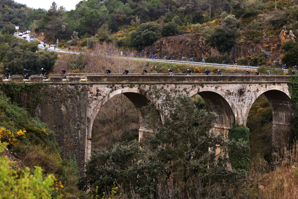 CAMBRILS SPAIN MARCH 26 A general view of the peloton competing during the 101st Volta Ciclista a Catalunya 2022 Stage 6 a 1685km stage from Costa Daurada SalouCambrils to Costa Daurada SalouCambrils VoltaCatalunya101 WorldTour on March 26 2022 in Cambrils Spain Photo by Gonzalo Arroyo MorenoGetty Images
