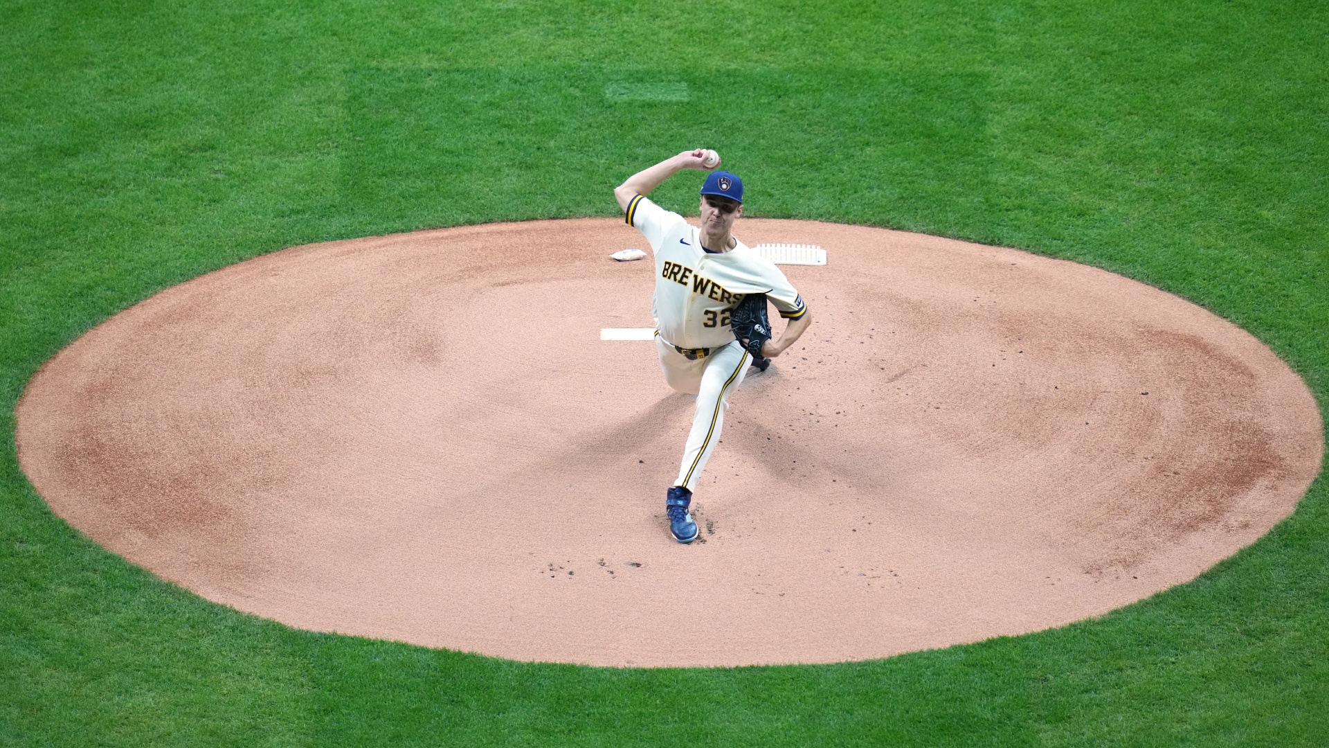 Milwaukee Brewers pitcher Jacob Misiorowski