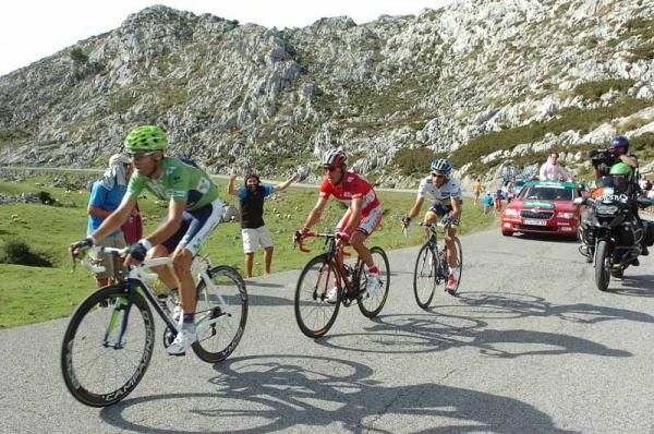 Valverde leads Rodriguez and Contador on the Vuelta's 15th stage