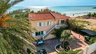 Seafront villa on the Valencian coast.