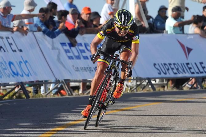 Rodolfo Torres climbs to the finish.