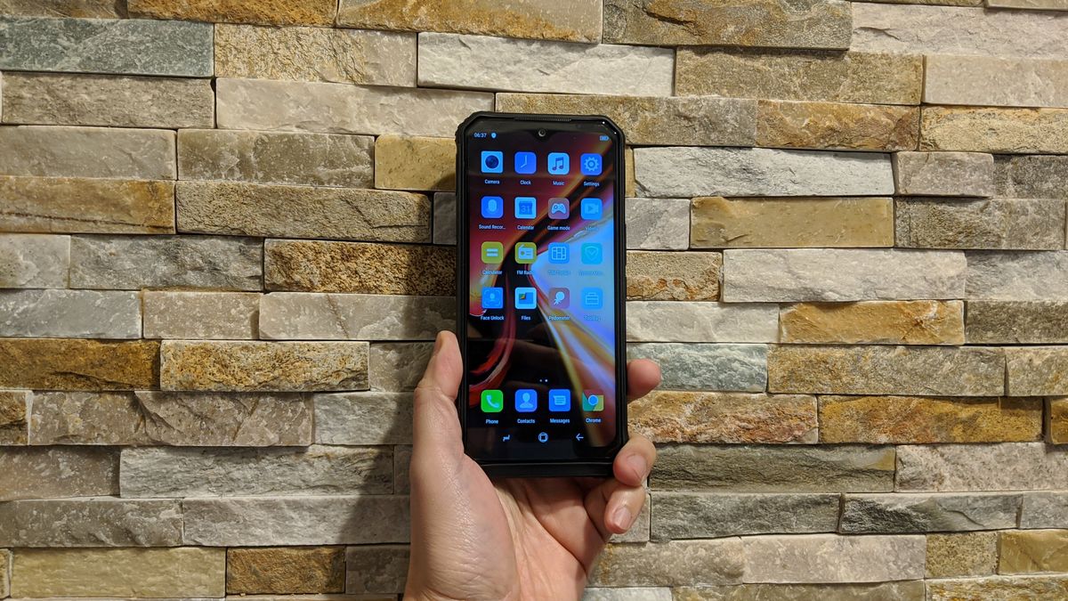 Doogee S90: Affordable, waterproof, rugged smartphone with a