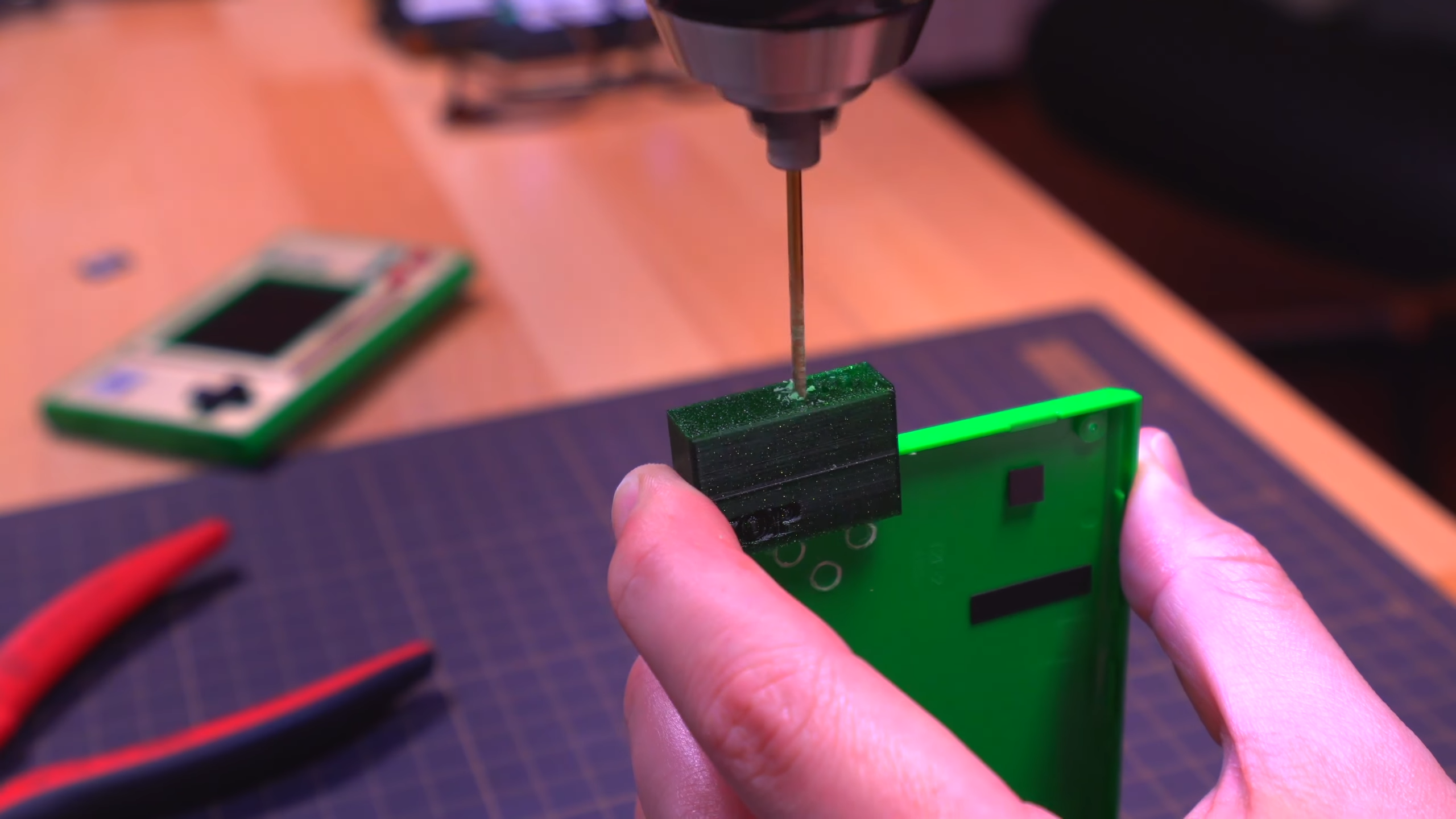 تعديل لعبة نينتندو & شاهد لتكون مضاهاة الرجعية المناسبة المحمولة