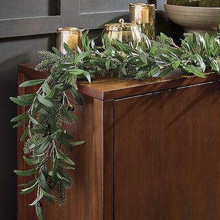 Leafy Olive Slim Garland