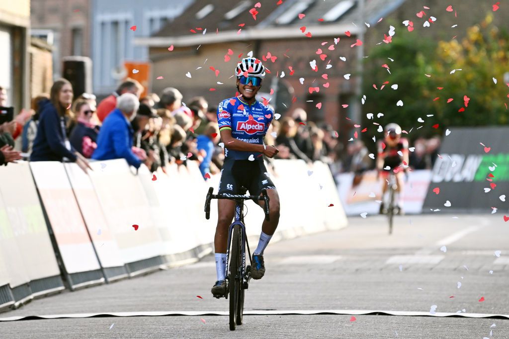 Ceylin Del Carmen Alvarado wins the 2022 Jaarmarktcross Superprestige race