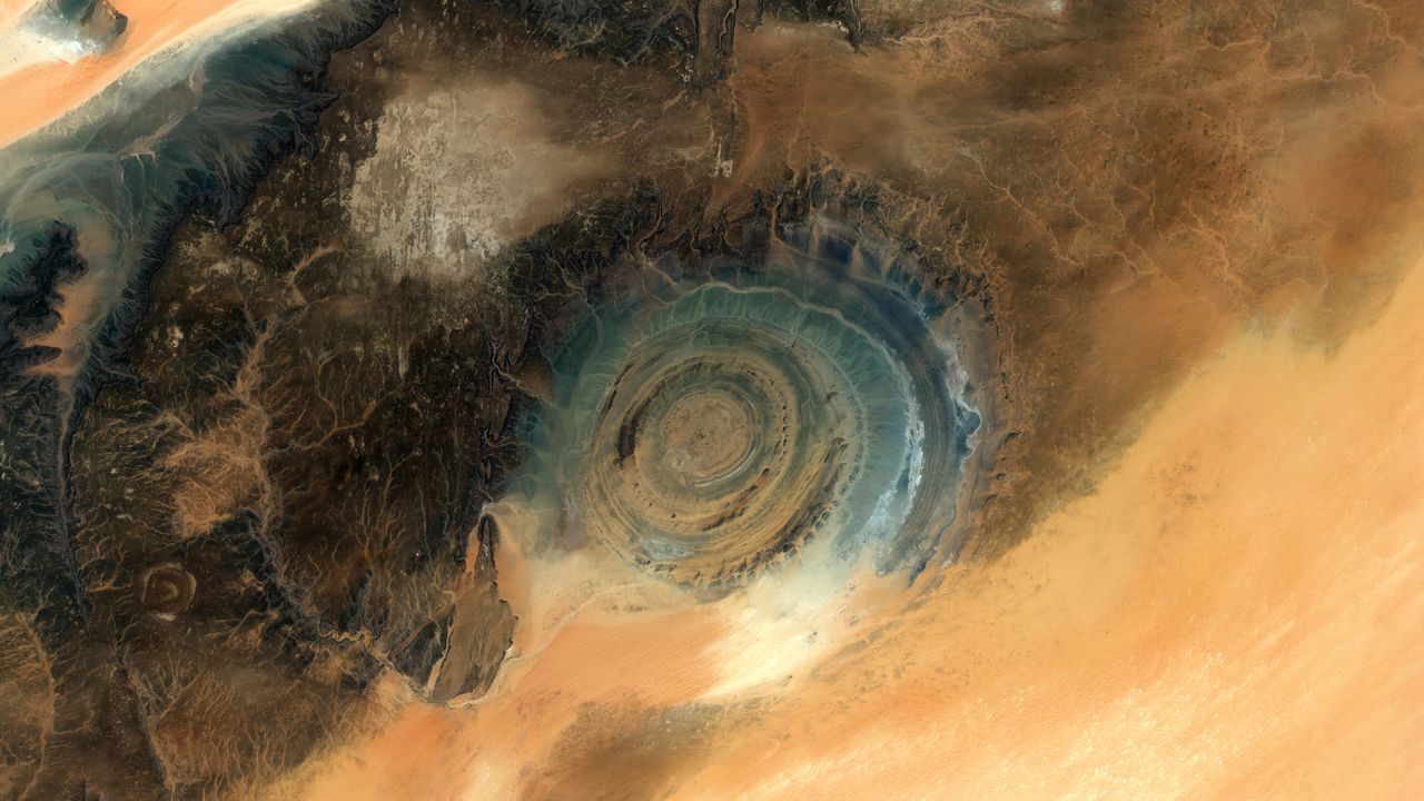 Seeing a bull's-eye in the desert | Space photo of the day for Dec. 5, 2025