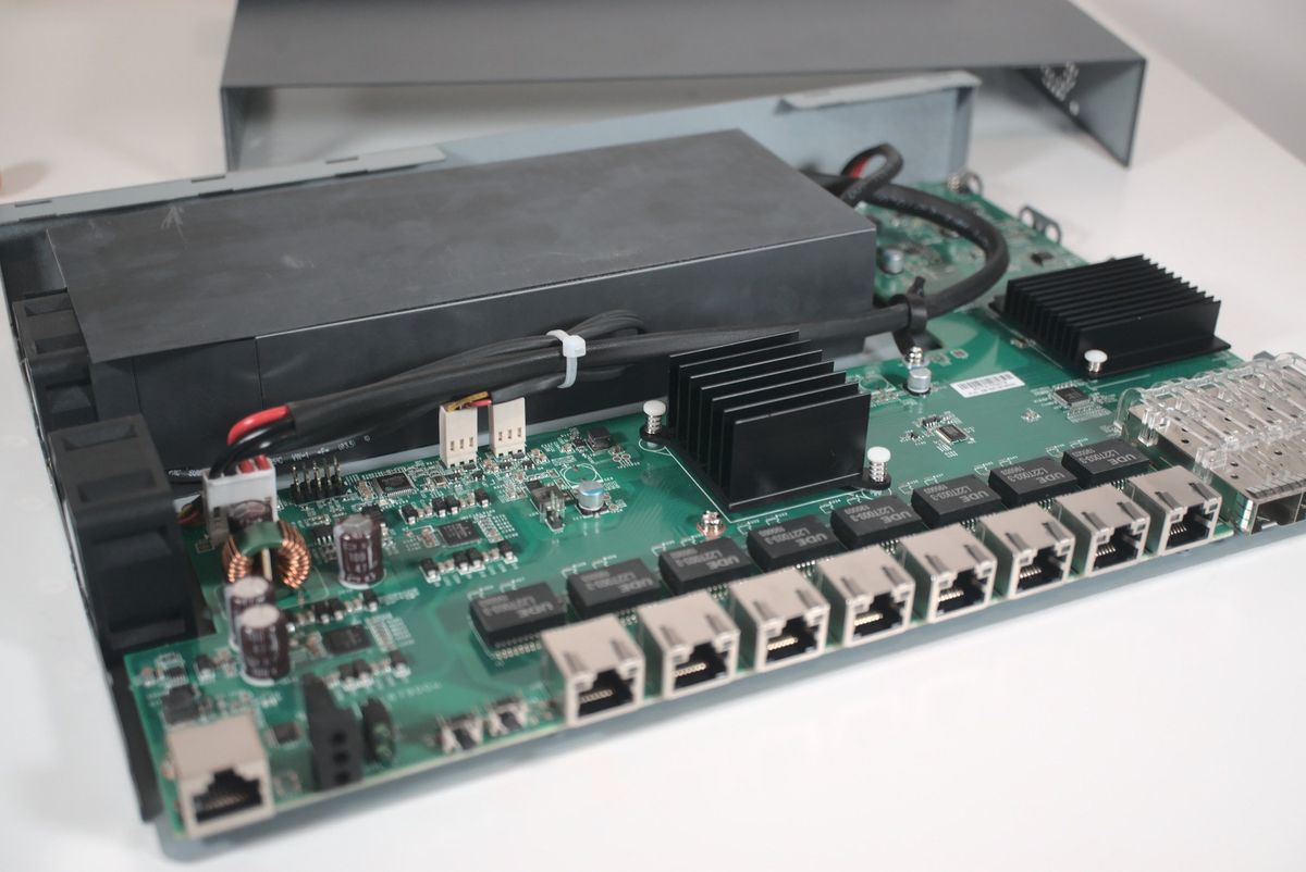 EnGenius ECS2512FP
