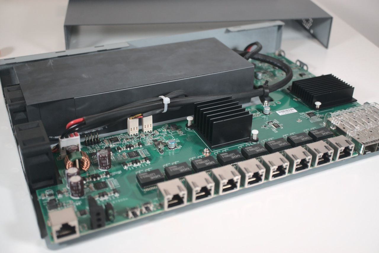 EnGenius ECS2512FP