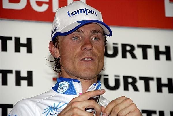 Damiano Cunego (Lampre) presented with the ProTour leader's jersey.