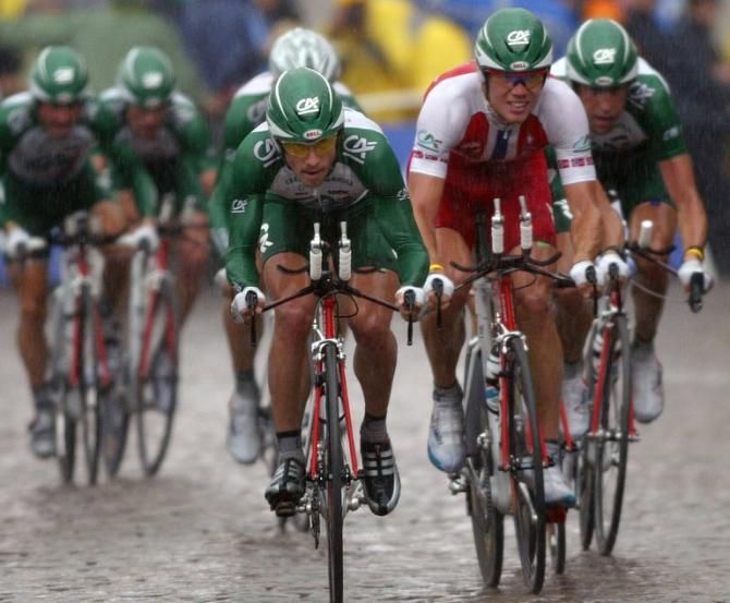 Hushovd and his Credit Agricole team hold off the favourites in the 2004 Tour TTT