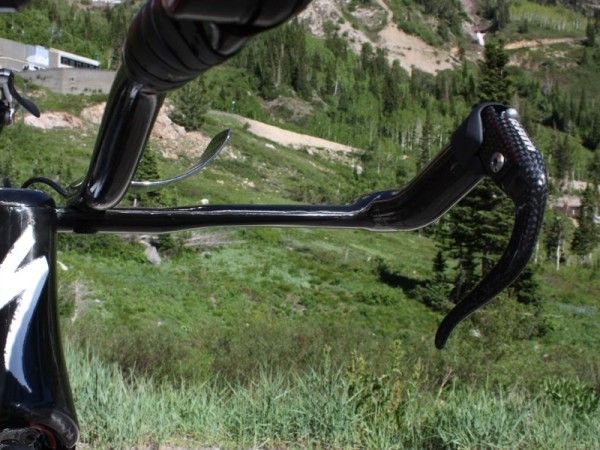 Specialized could have gone with more aero outer pods but elected the more traditional shape as it provides a more secure perch for riders' hands.