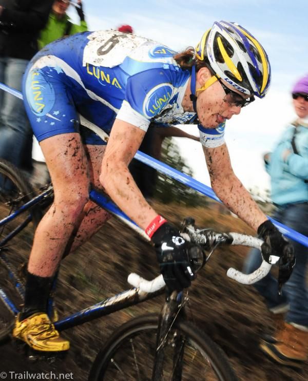 Georgia Gould (Luna Pro Team) chasing Compton.
