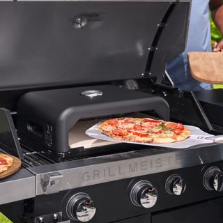 Lidl BBQ pizza oven cooking pizza