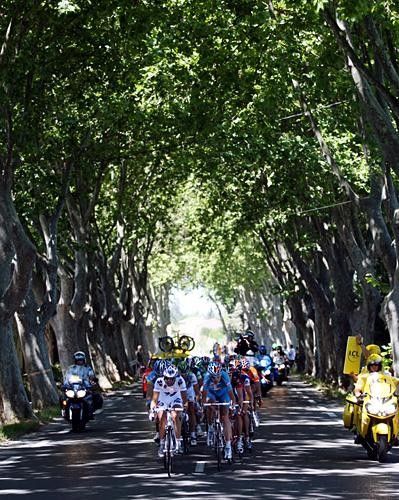 A large group of around 20 riders