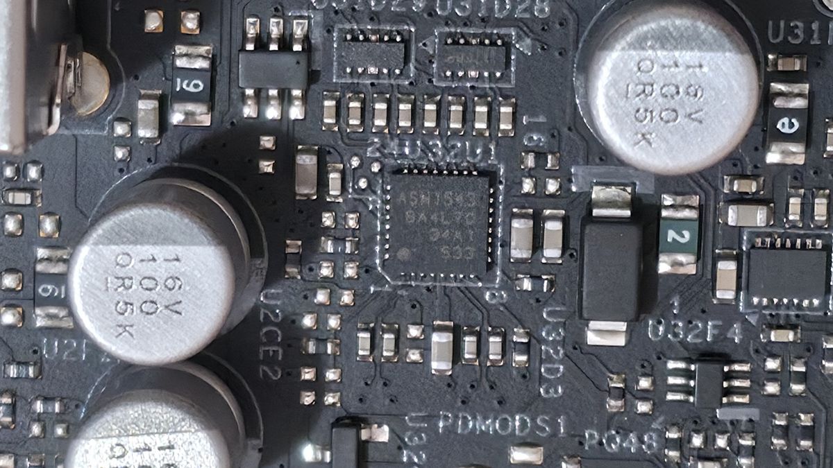 ASRock B860 Challenger Wifi - ICs