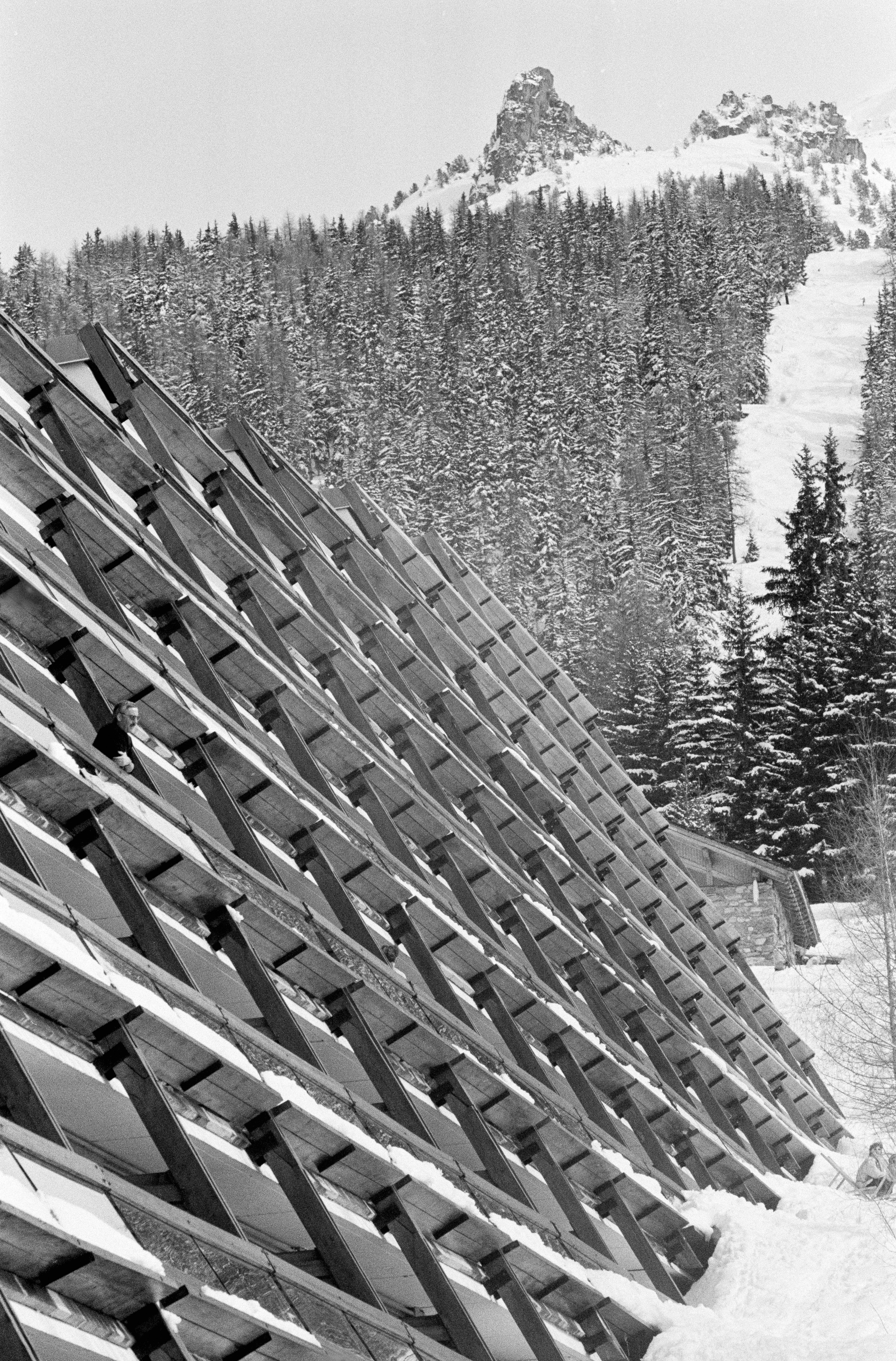 Black and white picture of a ski resort facade
