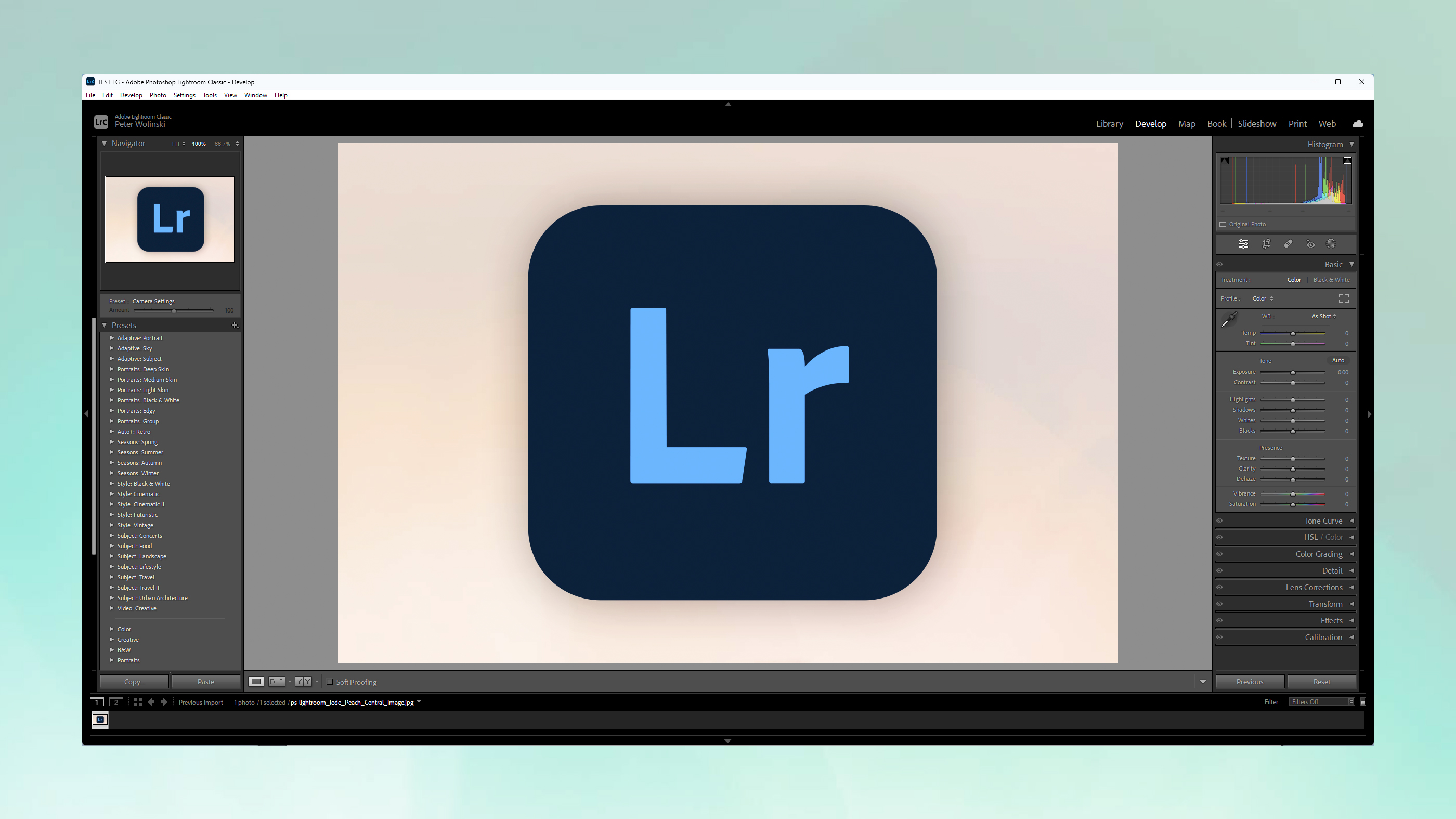 Lightroom logo hexagon