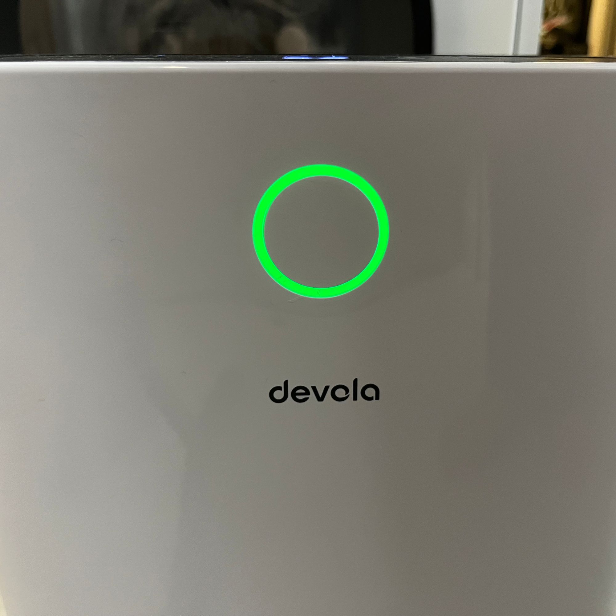 Devola 12L Compressor Dehumidifier indicator light in green