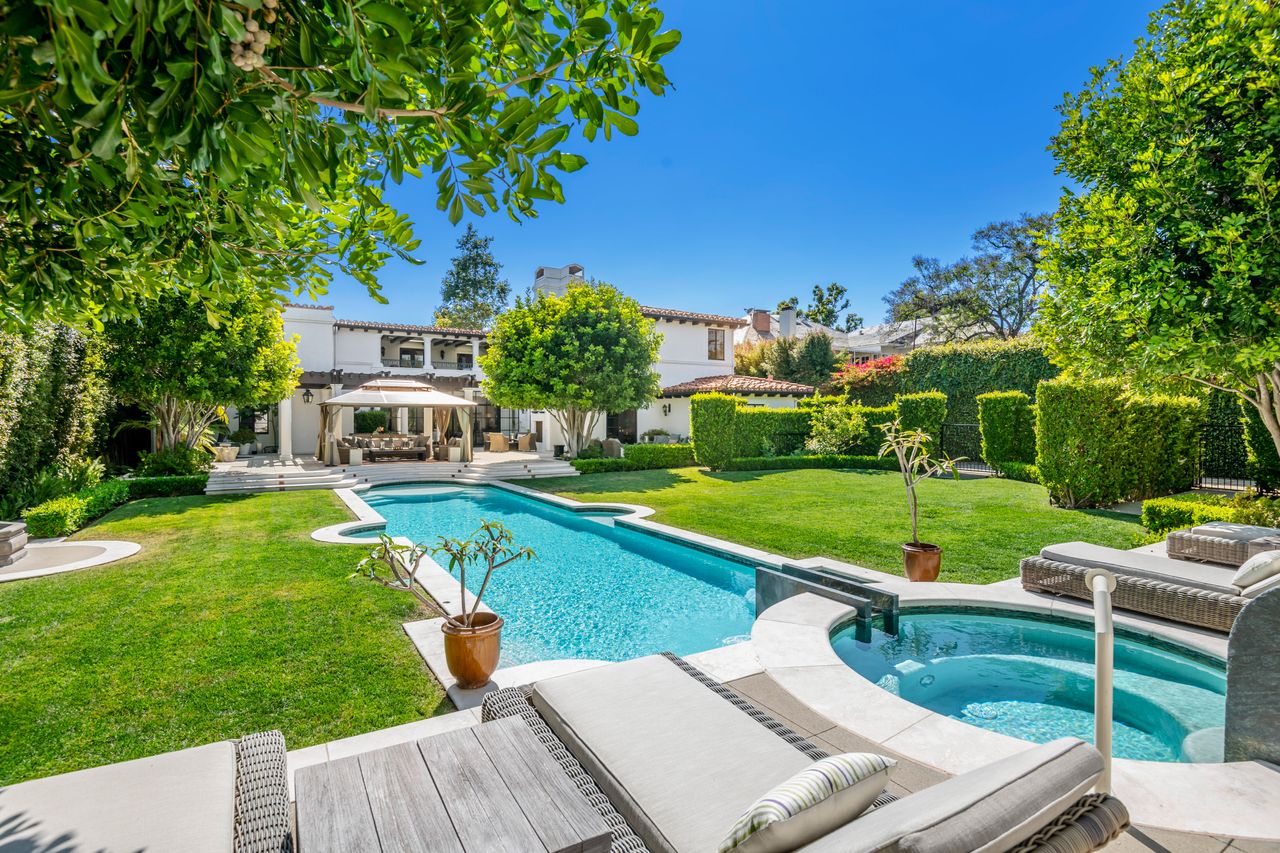 Images of 722 North Maple Drive, Los Angeles