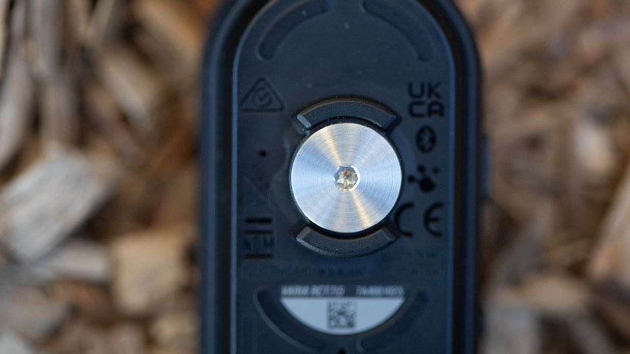 Garmin Varia RCT715 detail of metal reinforced mount