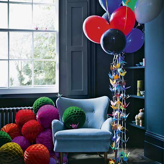 room with paper balloon