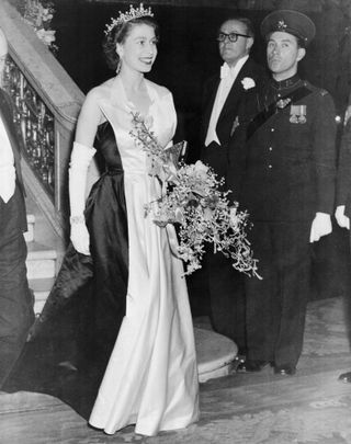 queen elizabeth best fashion 1952