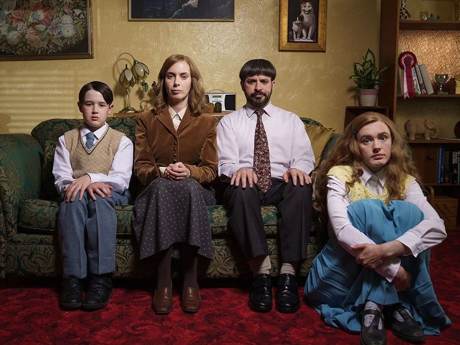 Everyone Else Burns season 2 cast: Simon Bird, Kate O’Flynn, Amy James-Kelly and Harry Connor