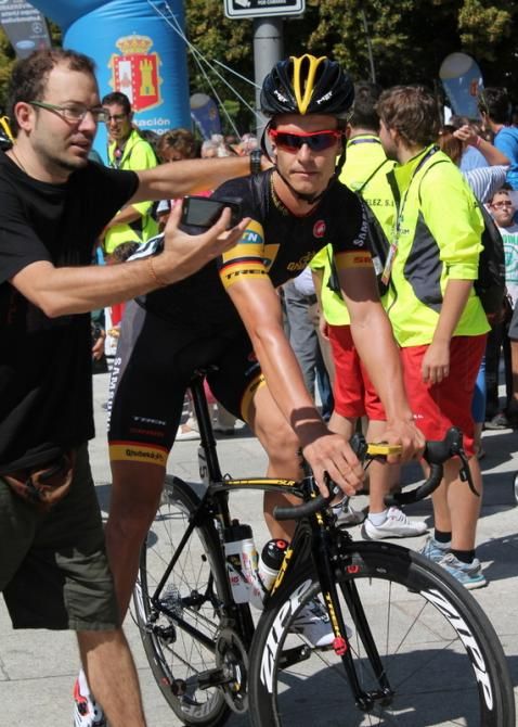 Linus Gerdemann (MTN), preparing to pose for a selfie