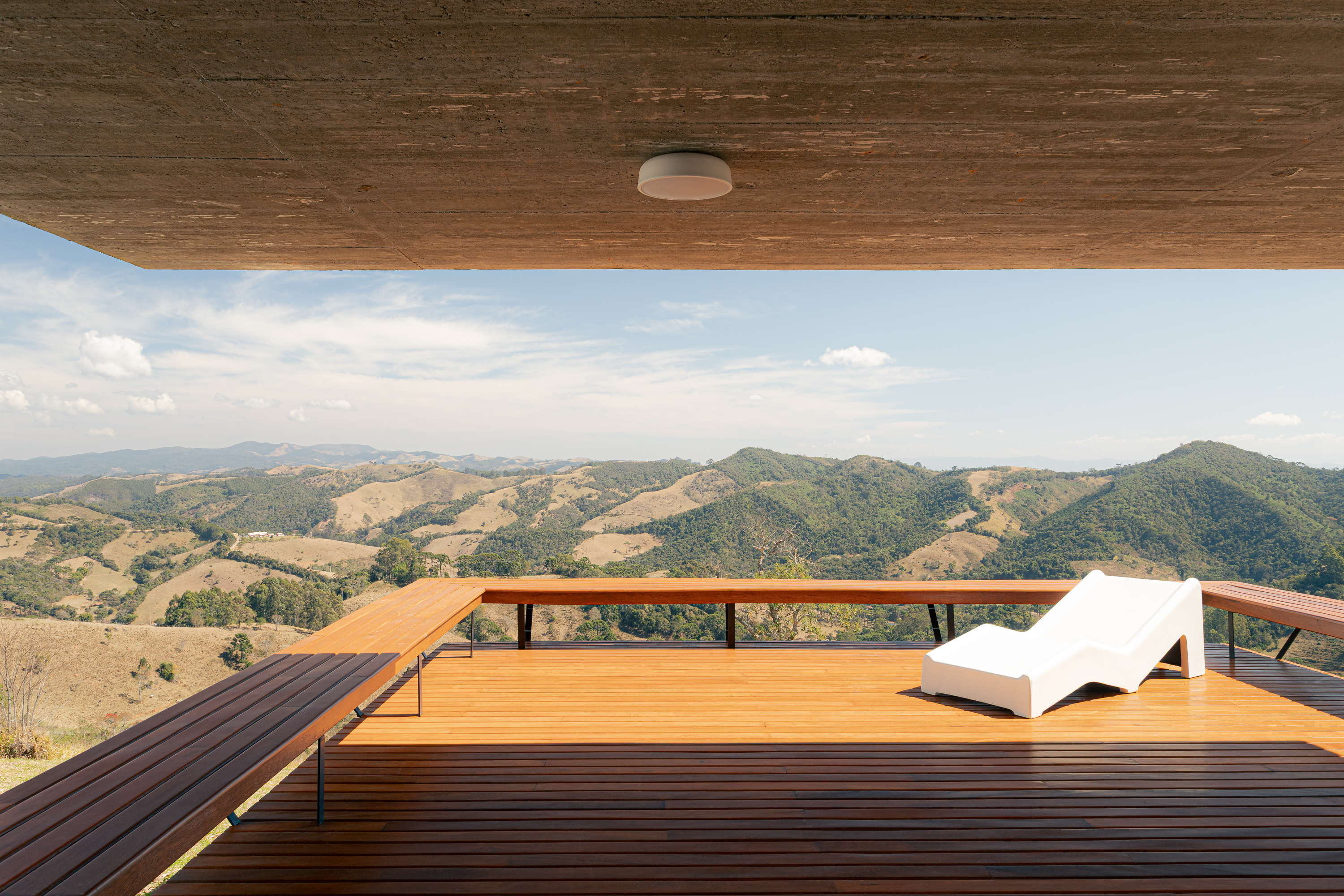 A house in Cunha is inspired by Brazilian farmhouses