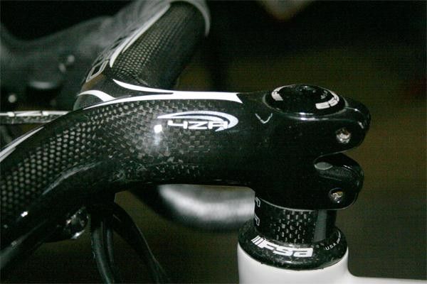 The 4ZA carbon bars and stem - a one-piece design for low weight.
