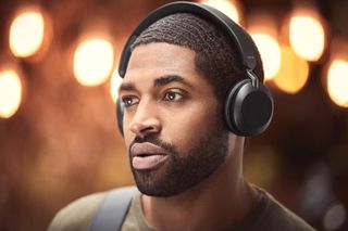 Best headphone sound: male wearing headphones