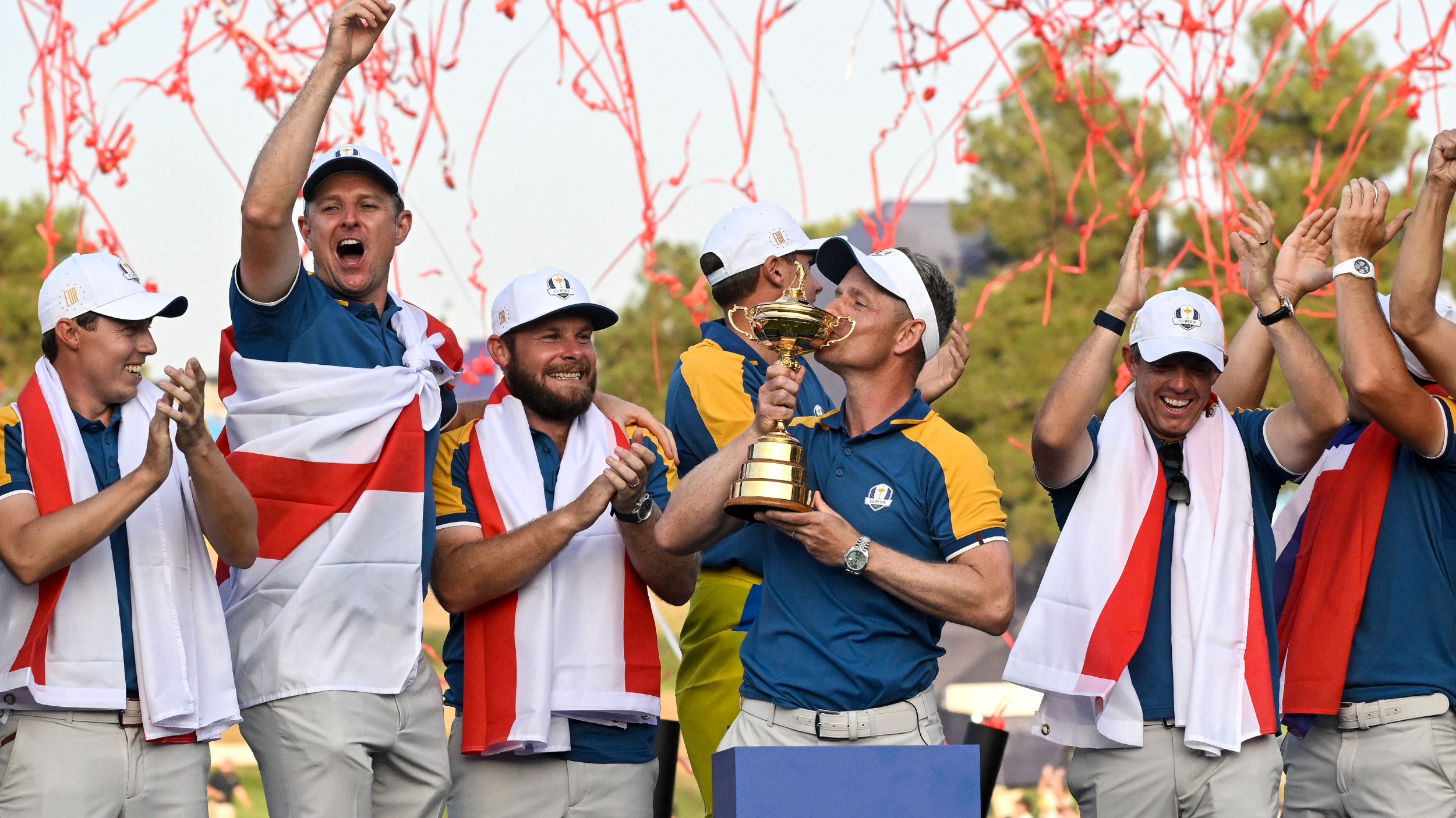 Team Europe celebrate winning the Ryder Cup 