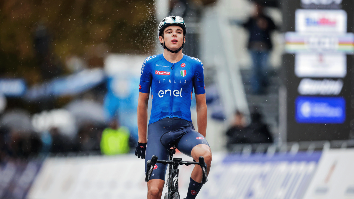 Finn crosses the line in Zurich to win the 2024 junior World Championships road race, 2:05 ahead of second place