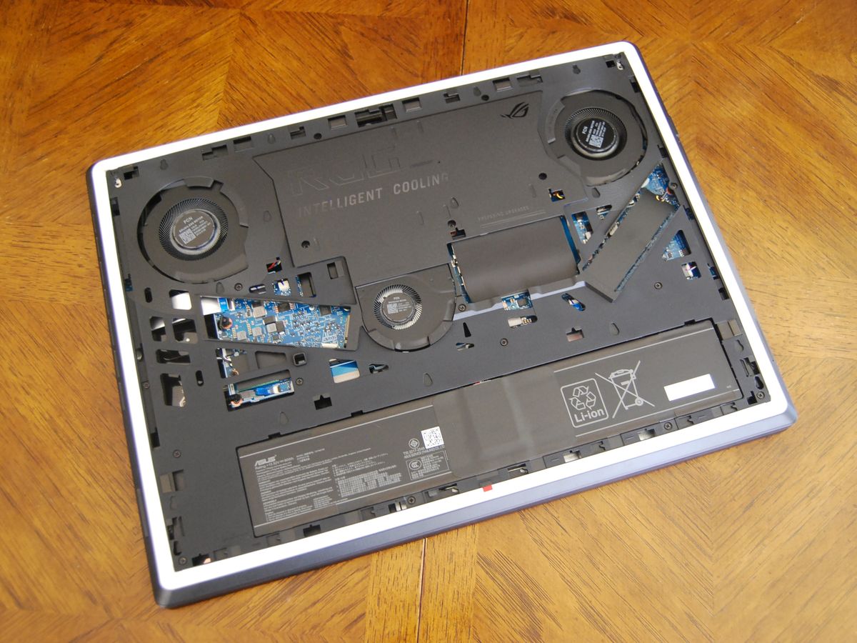 ASUS ROG Strix SCAR 18 (2025)