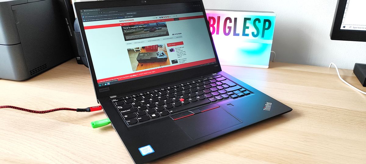 Before Windows 10 goes EOL, I'm testing three alternative Linux distros to save my 6-year-old laptop from the landfill
