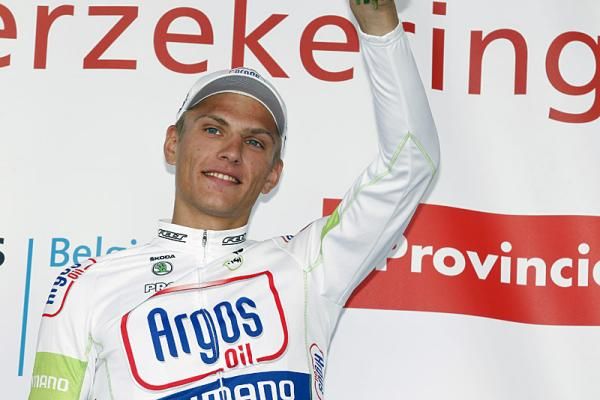 Stage 1 winner Marcel Kittel (Argos-Shimano) on the podium