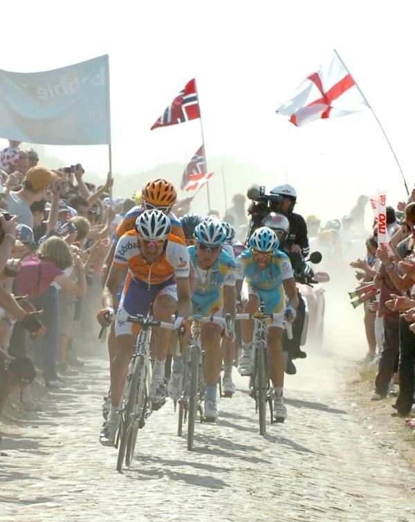 Alexandre Vinokourov escorted Astana teammate Alberto Contador over much of the course, but did press ahead at the end.