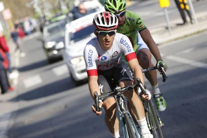 Michal Kwiatkowski (Omega Pharma-QuickStep) leads Peter Sagan (Cannondale)