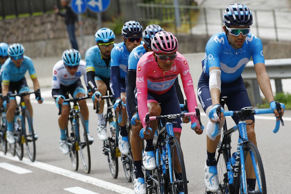 Movistar protect Richard Carapaz during stage 17 at the Giro