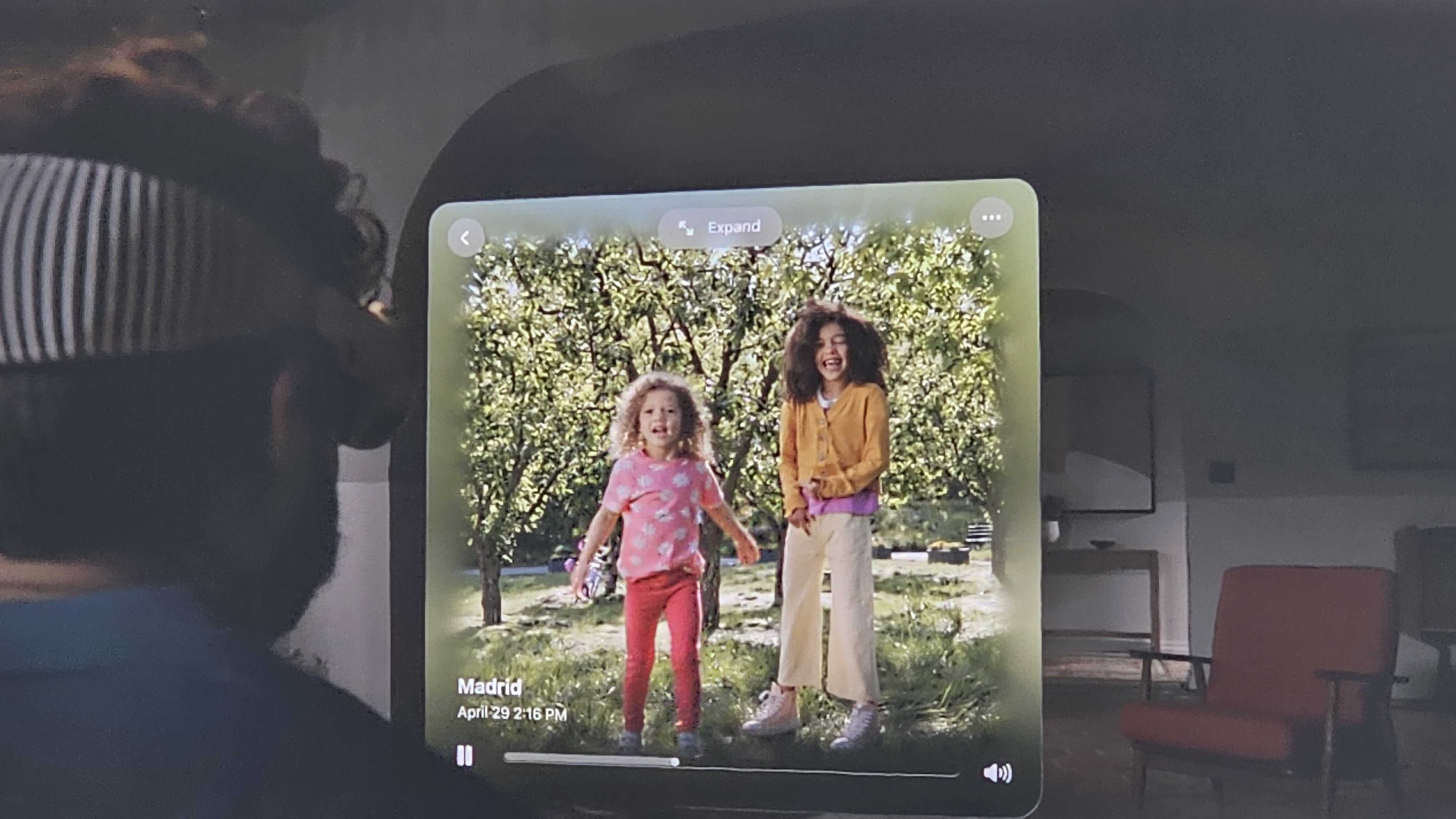Apple Vision Pro родительский смотреть детей на экране